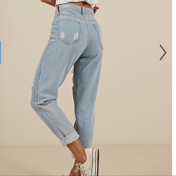 Showpo Light Blue Boyfriend Jeans - Picture 2 of 10